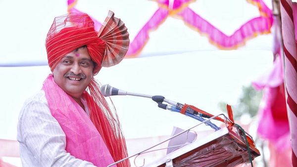 कौन हैं अशोक चव्हाण, जिन्होंने इस्तीफा देकर कांग्रेस को दिया बड़ा झटका, अब BJP में होने जा रहे हैं शामिल