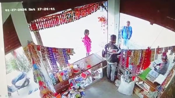 CCTV कैमरे में कैद डिप्टी रेंजर की होशियारी, यूं ली रिश्वत... वीडियो वायरल