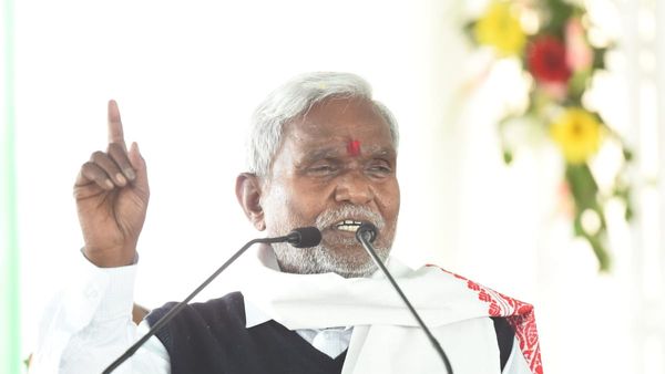 Jharkhand: चंपाई सोरेन ने साधा बीजेपी पर निशाना, कहा- हमारी सरकार जुमलेबाजी नहीं, काम करती है