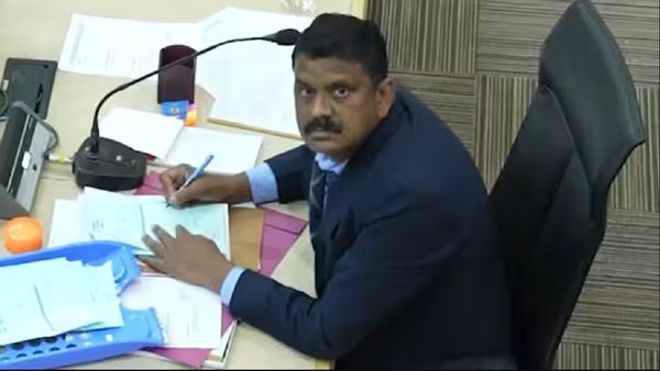 चंडीगढ़ मेयर चुनाव विवाद में नया मोड़, रिटर्निंग ऑफिसर का वीडियो हुआ वायरल, देखें क्या कर रहे हैं?