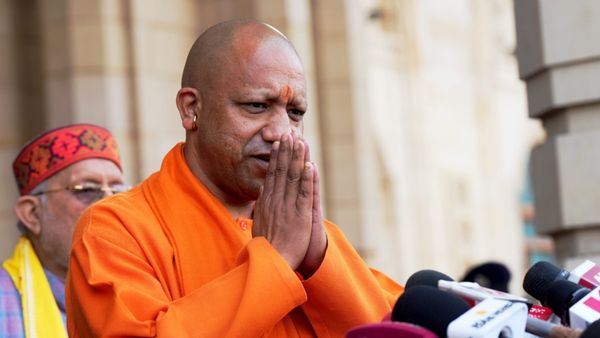 लोकप्रियता के मामले में योगी आदित्यनाथ ने दिग्गजों को पछाड़ा, सोशल मीडिया पर बने नंबर-1 मुख्यमंत्री