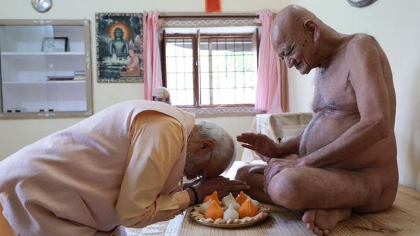 जैन आचार्य विद्यासागर महाराज के निधन पर पीएम मोदी ने जताया शोक, पिछले साल की थी आचार्य से मुलाकात