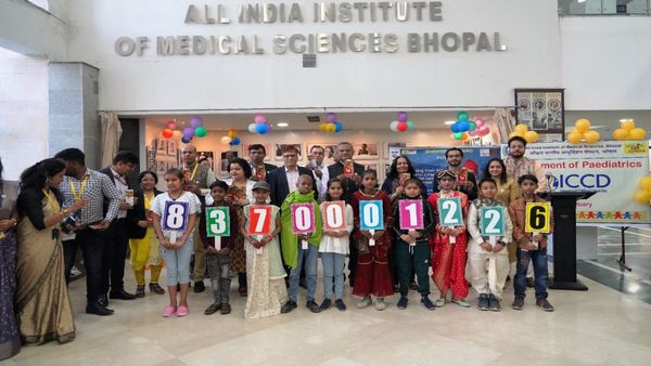 Bhopal News: एम्स भोपाल में मनाया गया अंतर्राष्ट्रीय बाल्यावस्था कैंसर दिवस, 24x7 हेल्पलाइन नंबर किया जारी