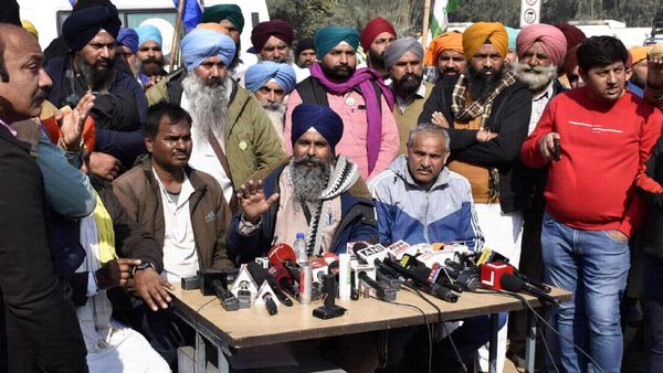 Delhi Chalo: किसान आंदोलन का दूसरा दिन, केंद्र के साथ बैठक कल, क्या बोले किसान नेता? दिनभर के बड़े अपडेट्स