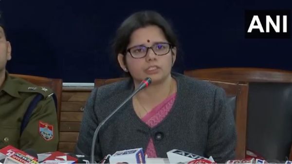 हल्द्वानी हिंसा में 4 लोगों की मौत कैसे हुई? पुलिस की गोलीबारी में या फिर दंगाइयों की गोली से? DM ने बताया सच