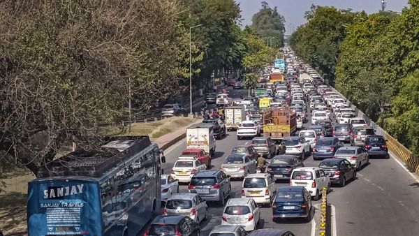 Farmers Protest: आखिर अब क्यों विरोध प्रदर्शन कर रहे किसान? दिल्ली-नोएडा बॉर्डर पर लगा भारी जाम