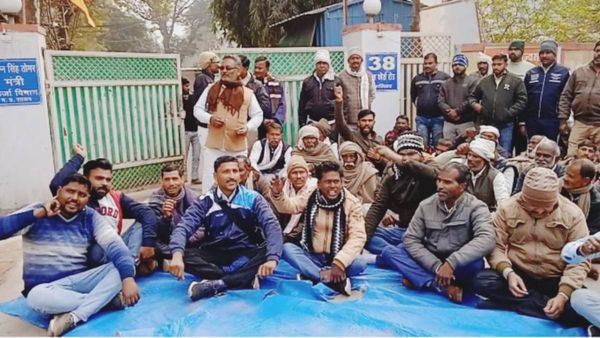 Gwalior: बढ़े हुए बिजली बिलों को लेकर किसानों ने ऊर्जा मंत्री के बंगले पर किया प्रदर्शन, सरकार पर लगाए ये आरोप