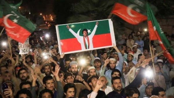 Pakistan Election: तीन जीते निर्दलीय सांसदों ने नवाज शरीफ को दिया समर्थन, इमरान खान को धोखा?