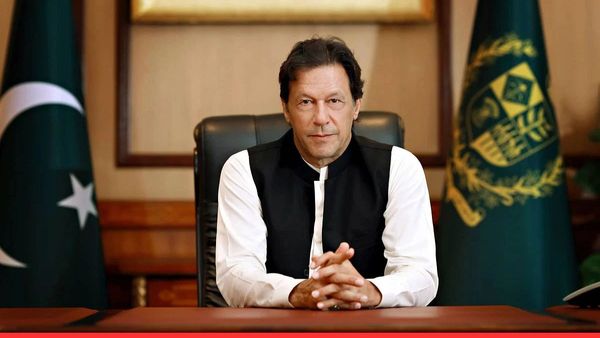 इमरान खान फिर आ रहे! पाकिस्तान में अकेले ही सब पर भारी पड़ी PTI, नवाज शरीफ, बिलवाल, शहबाज सभी पीछे