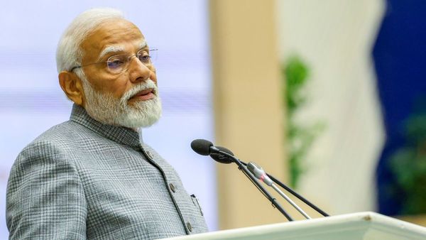 IMF के 3 अरब डॉलर के पैकेज पर जिंदा है पाकिस्तान.. भारत ने जम्मू-कश्मीर के लिए 14 अरब डॉलर का खोला खजाना