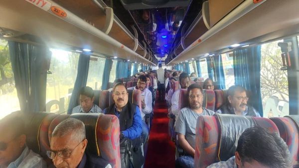 झारखंड में चंपई सरकार का शक्ति परीक्षण, हैदराबाद से रवाना हुए JMM-कांग्रेस विधायक