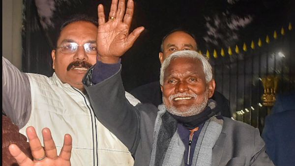 झारखंड में विधायकों की रोल नंबर से दर्ज हुई उपस्थिति, बहुमत के सबूत के तौर पर राज्यपाल के पास पहुंचा वीडियो