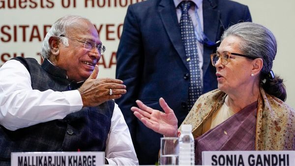 'ना सैलरी देने का पैसा, ना बिल पेमेंट का', लोकसभा चुनाव से पहले कांग्रेस के बैंक अकाउंट हुए फ्रीज