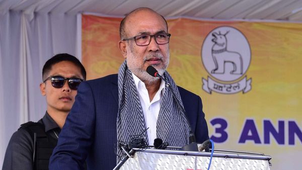 मणिपुर में सस्पेंड होने के बाद तीन अधिकारियों ने सरकार से मांगी माफी, विधायकों पर लगाया संगीन आरोप