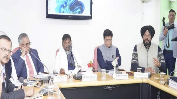 Farmers Protest: 'अधिकांश मुद्दों पर बनी व्यापक सहमति', किसानों के साथ बैठक के बाद बोले अर्जुन मुंडा