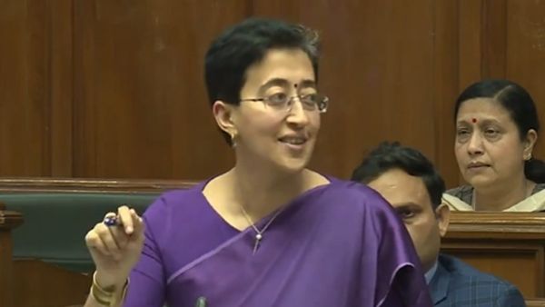 दिल्ली: बस मार्शल को हटाने पर मंत्री आतिशी ने उठाए सवाल, कहा- BJP को महिलाओं की सुरक्षा की परवाह नहीं
