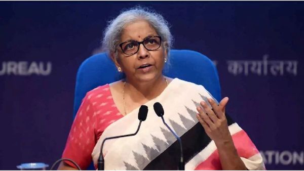 Maharajganj News: केंद्रीय मंत्री निर्मला सीतारमण ने 40 हजार से अधिक लाभार्थियों को वितरित किया करोड़ों का ऋण