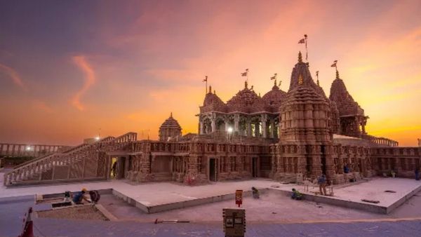 Abu Dhabi Temple: अबू धाबी में मंदिर से सनातन को ग्लोबल धर्म की पहचान