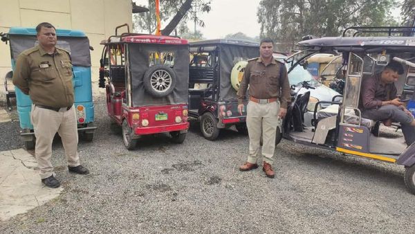 Indore news: इंदौर में चला ई-रिक्शा चेकिंग अभियान, अब तक इतनी गाड़ियों पर कार्रवाई