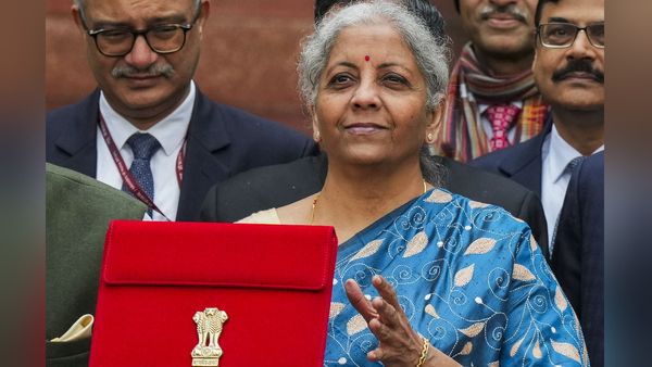बजट 2024: 'ठंडे मौसम में लोगों पर ठंडा पानी डाल दिया....', जानिए बजट पर किसने दिया ये बयान?