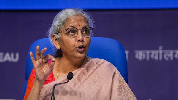 Budget 2024: बजट के बाद वित्त मंत्री ने बताया मोदी सरकार का विजन, कहा-विकसित भारत की दिशा में बढ़ रहे आगे