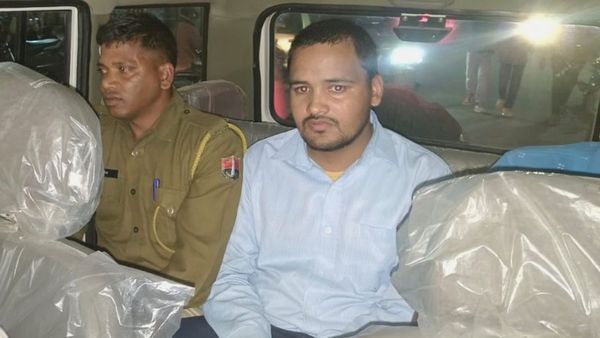 ICICI Bank Fraud: इस बैंक मैनेजर ने कर डाला 2 करोड़ का गबन, ग्राहकों की FD से यूं निकाले पैसे