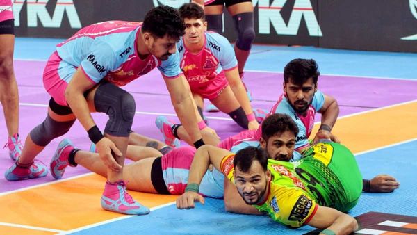 PKL 2023-24: पटना पाइरेट्स ने रोका जयपुर का विजयी रथ, दिल्ली-पुणेरी पलटन मैच टाई