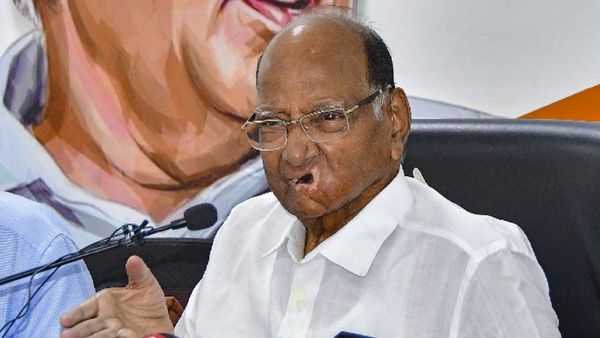 Maharashtra: बारामती में सुनेत्रा- सुप्रिया की उम्मीदवारी कयासों के बीच बड़ा टर्न! अजित को शरद पवार का न्योता