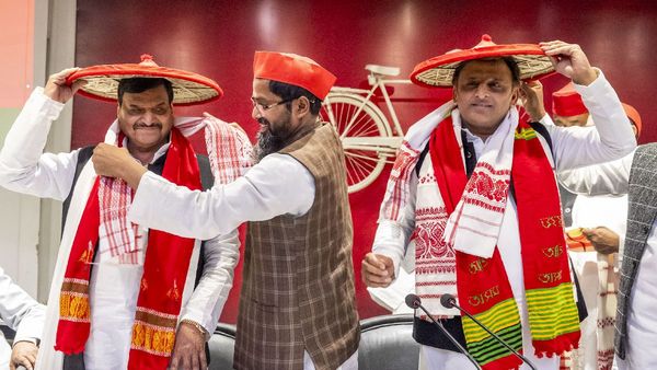 स्वामी प्रसाद मौर्य के सपा से जाते ही हो गया 'खेल', बदायूं से धर्मेंद्र नहीं, शिवपाल यादव लड़ेंगे चुनाव