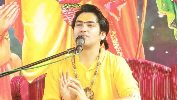 Bageshwar Dham: बागेश्वर धाम में आज से कथा का आयोजन, धीरेंद्र शास्त्री के दरबार में जुटेंगे लाखों भक्त