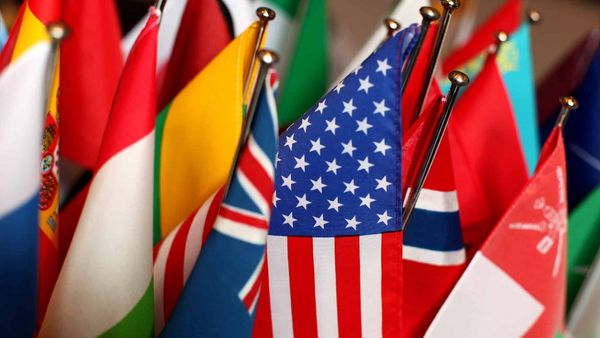 Top 10 Countries: प्रति व्यक्ति जीडीपी के हिसाब से कौन हैं 10 सबसे अमीर देश, जानें भारत कितना पीछे?