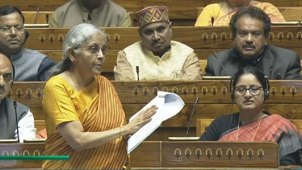 Union Budget 2024 -25: वित्त मंत्री निर्मला सीतारमण बोलीं- श्वेत पत्र में 10 वर्ष के प्रयासों की तस्वीर