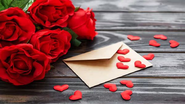 Valentines Day 2024: इस वैलेंटाइन डे पर घर बैठे हैंडमेड गिफ्ट्स से करें पार्टनर को खुश, जमकर होगी तारीफ