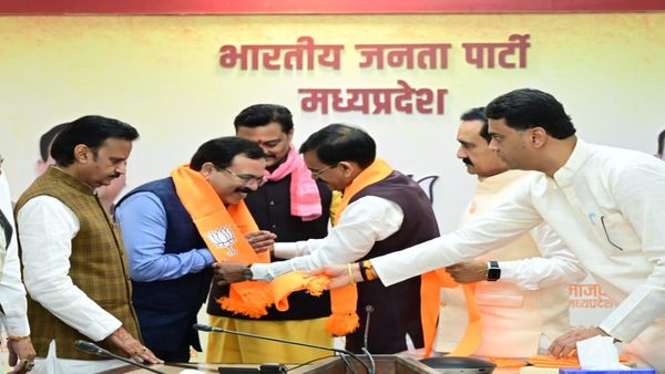 Jabalpur News: जबलपुर में कांग्रेस को लगा एक और बड़ा झटका, पूर्व महाअधिवक्ता शशांक शेखर ने ज्वाइन की भाजपा