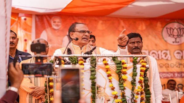 नवीन पटनायक झूठी ब्रांडिंग के फेर में, सड़क पर हर चौथा होर्डिंग उनका,ओडिशा का भी मामा ही हूं: शिवराज सिंह चौहान