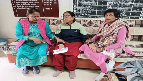 Bhopal News: महिला क्लर्क को रिश्वत लेते लोकायुक्त ने रंगे हाथ किया गिरफ्तार, शिक्षक से मांगे थे ₹50000