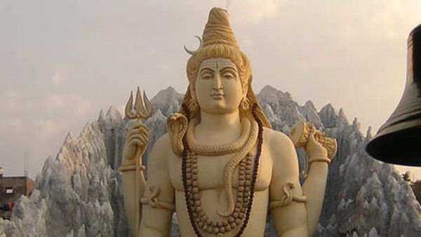 Mahashivratri 2024: आज शिव को ये पुष्प चढ़ाएंगे तो घर में होगी धन की वर्षा