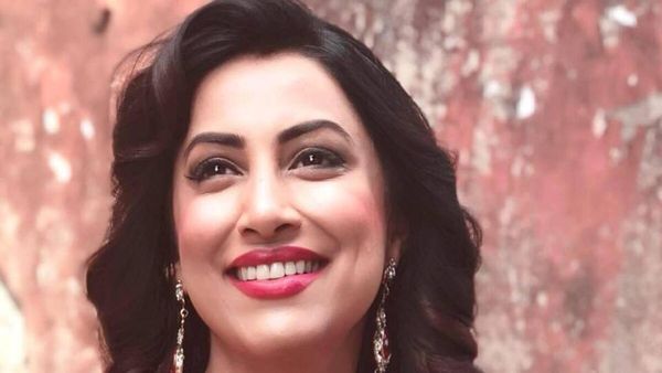 बेहद खूबसूरत हैं पूर्व जोनल डायरेक्टर की पत्नी, बॉलीवुड के 'सिंघम' संग किया है काम, लगा था घर तोड़ने का आरोप