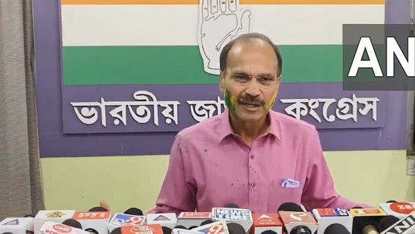 'वरुण को कांग्रेस में....', टिकट नहीं मिलने पर अधीर रंजन चौधरी ने बीजेपी के गांधी को दिया खुला ऑफर