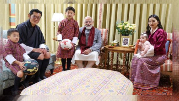 पीएम मोदी ने किया भूटान से मदद का वादा, जनता से साझा की राजकीय यात्रा की तस्वीर