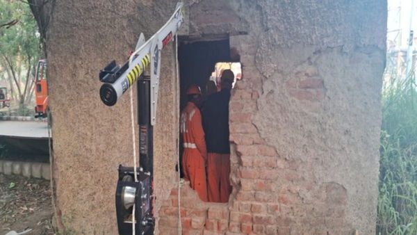 दिल्ली में 50 फीट गहरे बोरवेल में गिरे शख्स की नहीं बच सकी जान, हादसे की जांच के आदेश