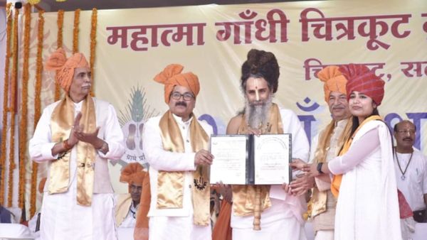 चित्रकूट ग्रामोदय विश्वविद्यालय का 11वां दीक्षांत समारोह संपन्न, 900 छात्रों को डिग्री और 40 टॉपर को मिले मेडल