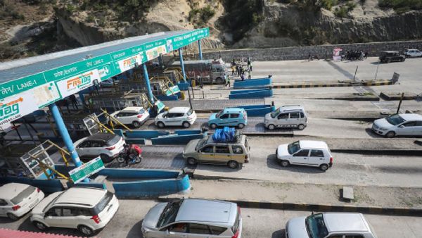 क्या आप चूक गए FASTag KYC अपडेट कराना? 4 स्टेप में जानें अभी भी एक्टिव है या नहीं?