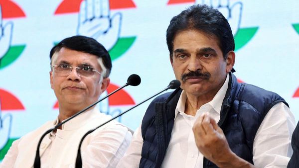 'बेहद चिंताजनक', चुनाव की घोषणा से ठीक पहले चुनाव आयुक्त के इस्तीफे पर कांग्रेस ने केंद्र को घेरा