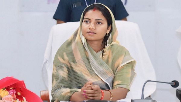 Chhattisgarh News: मंत्री लक्ष्मी राजवाड़े ने योजनाओं को लेकर ली समीक्षा बैठक, अधिकारियों को दिए यह निर्देश 