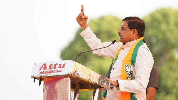 लोकसभा चुनाव के बाद धान किसानों को दिया जाएगा पैसा, मवई में मंच से बोले CM मोहन यादव