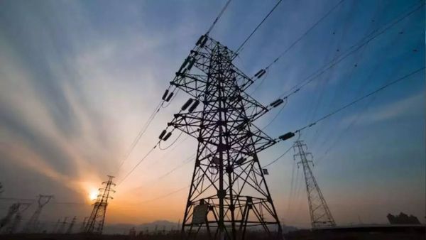 Mumbai Power Cut: दक्षिण मुंबई के कई हिस्से अंधेरे में डूबे, 20 मिनट में फूली सांसें, TATA Power ने क्या कहा?
