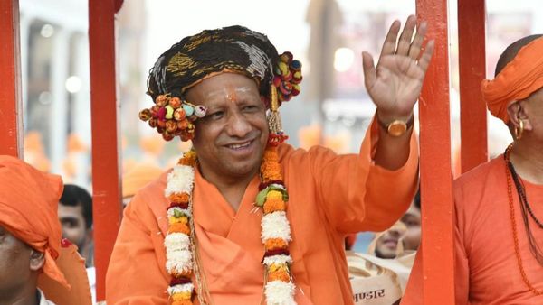 Holi 2024:होलिका दहन की राख के तिलक से होती है गोरखनाथ मंदिर में होली की शुरुआत