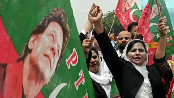 Pakistan Elections: जम्हूरियत के नाम पर जमूरियत का प्रदर्शन