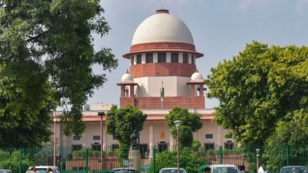 Privileges of MPs/MLAs: सुप्रीम कोर्ट ने सुधारी निर्वाचित प्रतिनिधियों के भ्रष्टाचार पर अपनी गलती